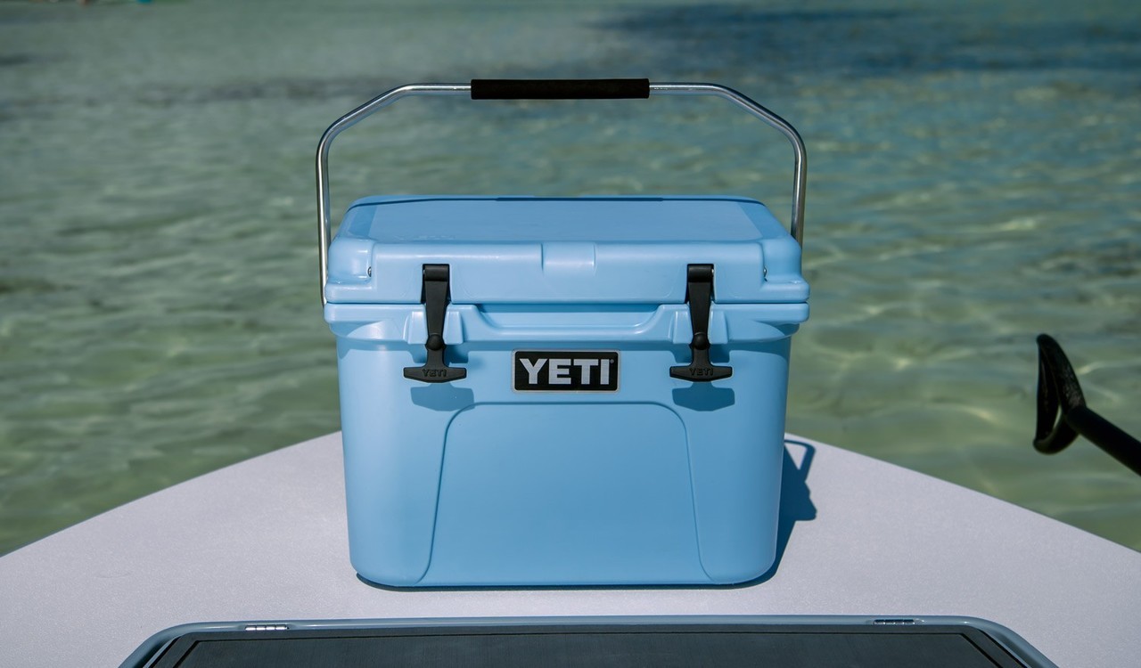 YETI Roadie 20 Ice Blue