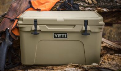 YETI Tundra 35 Cooler - Desert Tan